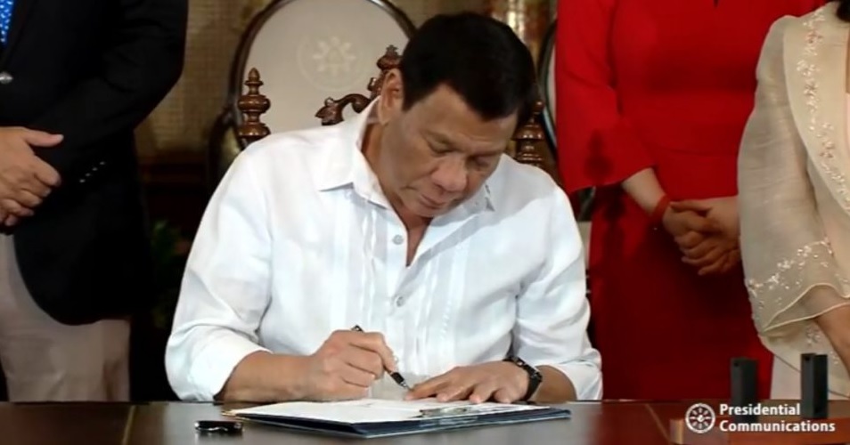 Universal-Health-Care-Law-Given-a-Go-by-President-Rodrigo-Duterte 0