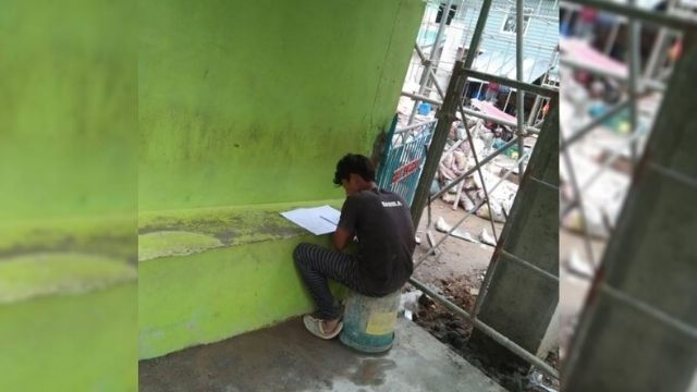 Kahanga-hangang estudyante: Nag-aaral at sumasagot ng module habang nagtatrabaho bilang isang construction worker